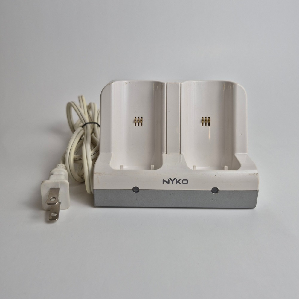 Nyko Charge Station Nintendo Wii Remote Dual Charging Dock White 87000-A50